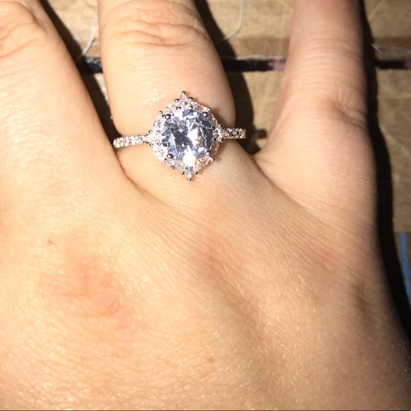 Ring - Picture 2 of 4